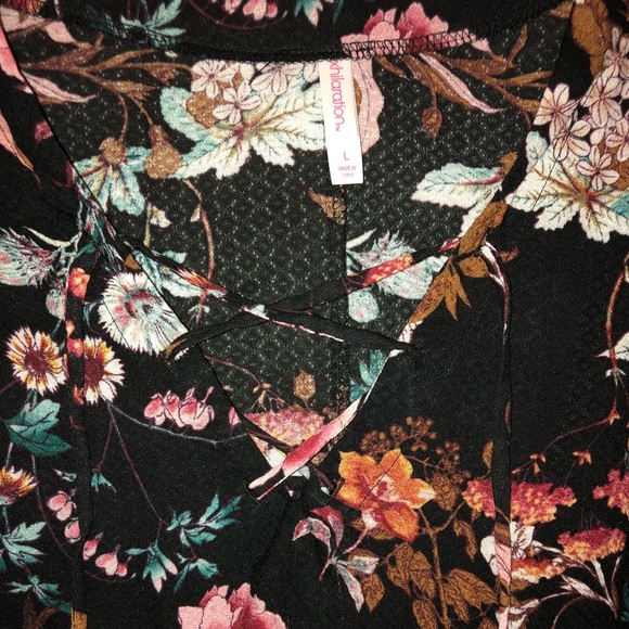 Long sleeve floral lace up front shirt - Picture 3 of 4